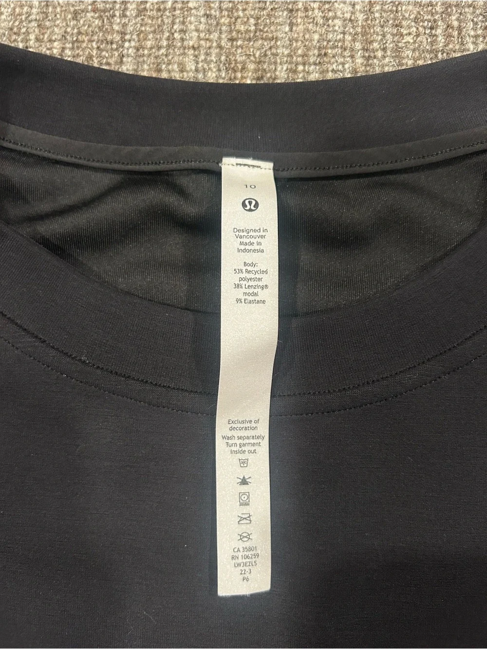 Lululemon Perfectly Oversized Cropped Crew in Softstreme fabric size 10